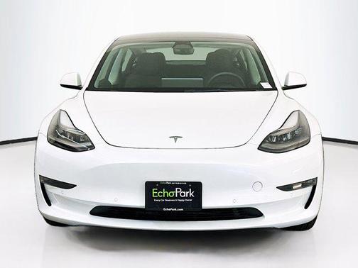 Pearl White Multi-Coat 2022 Tesla Model 3 Long Range