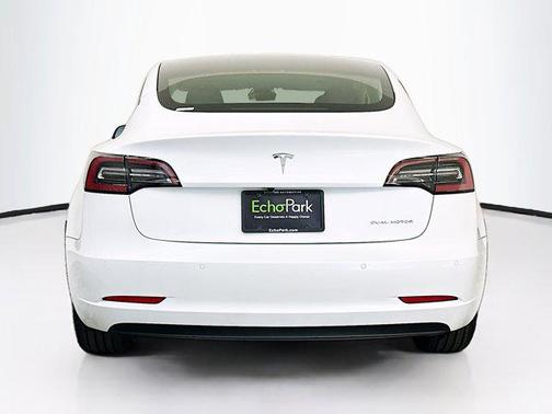 Pearl White Multi-Coat 2022 Tesla Model 3 Long Range