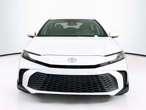 Ice Cap 2025 Toyota Camry SE