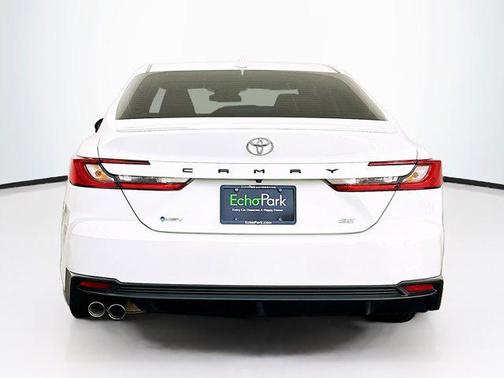 Ice Cap 2025 Toyota Camry SE
