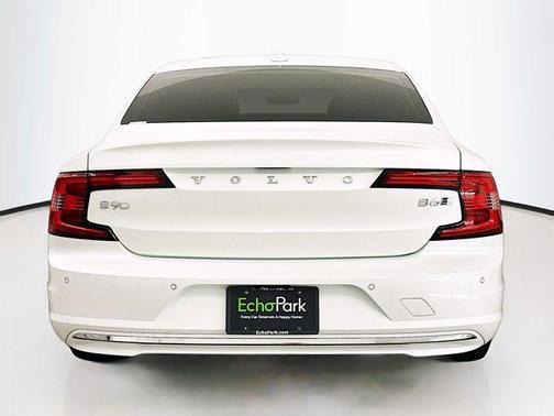 2023 Volvo S90 B6 Plus