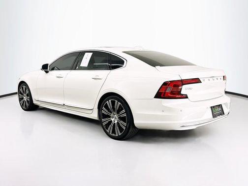 2023 Volvo S90 B6 Plus