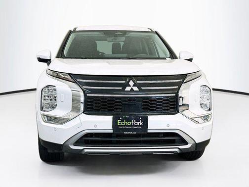 White Diamond 2025 Mitsubishi Outlander SE 2.5 S-AWC