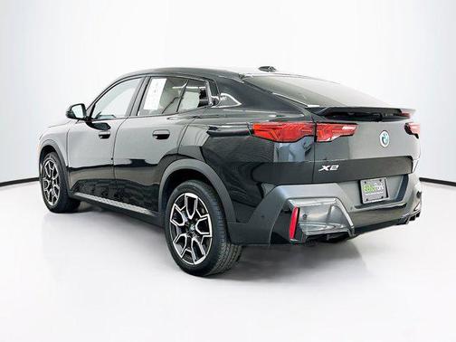 Jet Black 2025 BMW X2 xDrive28i