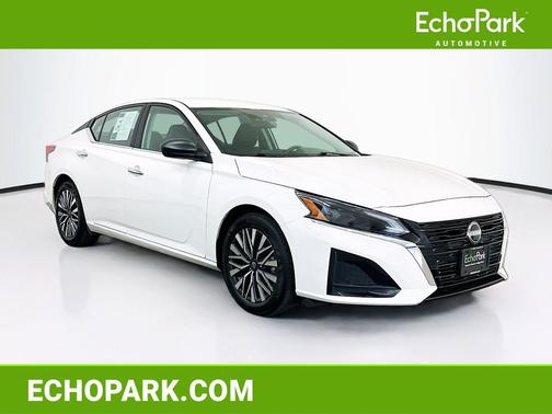 Glacier White 2025 Nissan Altima SV FWD