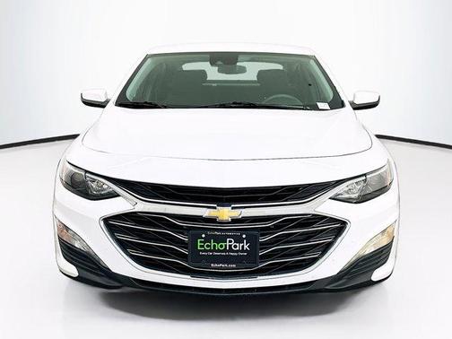 Summit White 2023 Chevrolet Malibu FWD 1LT