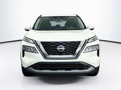 Pearl White Tricoat 2023 Nissan Rogue SV