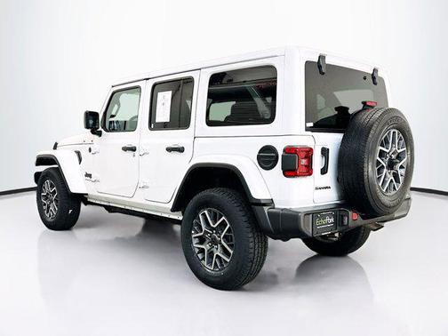 Bright White Clearcoat 2025 Jeep Wrangler 4-Door Sahara 4x4