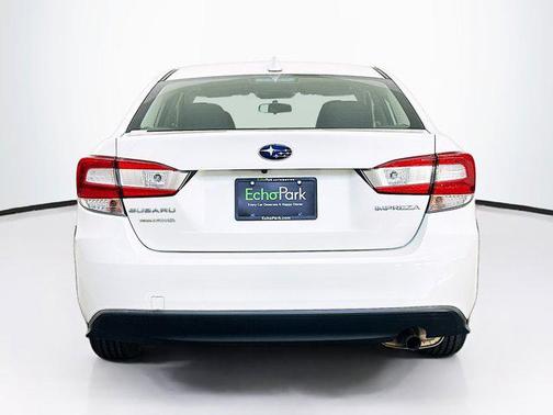 Crystal White Pearl 2018 Subaru Impreza 2.0i Premium