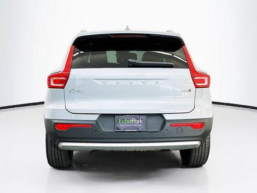 2025 Volvo XC40 B5 Plus Bright Theme