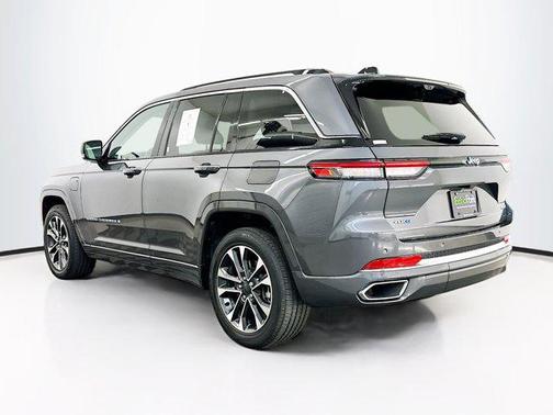 2022 Jeep Grand Cherokee 4xe Overland