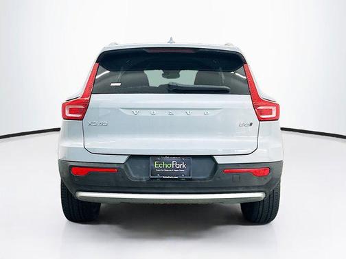 2024 Volvo XC40 B5 Plus Bright Theme