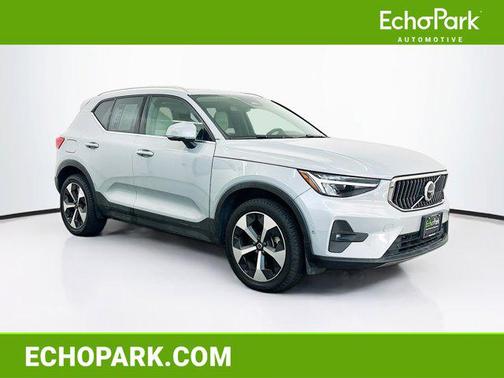 2024 Volvo XC40 B5 Plus Bright Theme