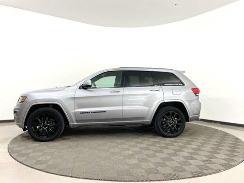 Photo 5 of 38 of 2019 Jeep Grand Cherokee Altitude