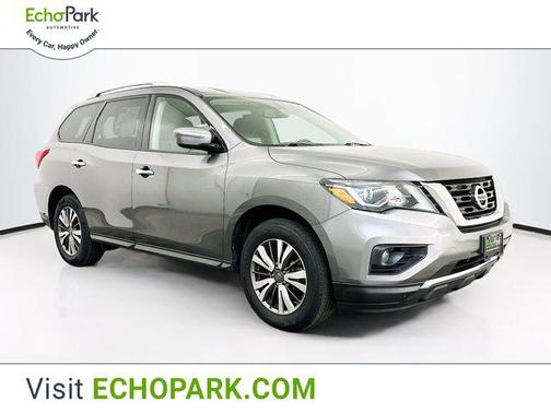 2019 Nissan Pathfinder SV