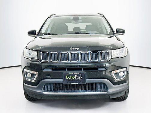 Diamond Black Crystal Pearlcoat 2019 Jeep Compass Limited
