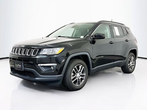 Diamond Black Crystal Pearlcoat 2019 Jeep Compass Latitude