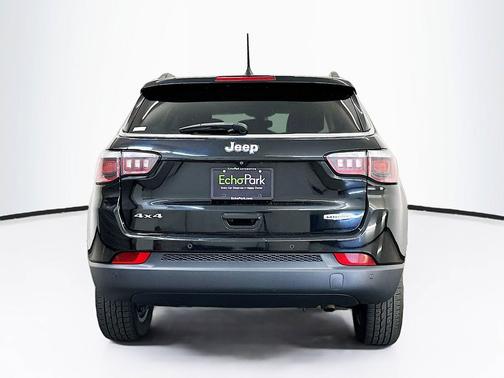 Diamond Black Crystal Pearlcoat 2019 Jeep Compass Latitude