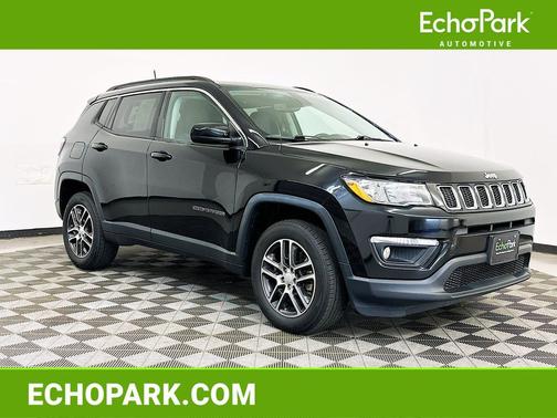Diamond Black Crystal Pearlcoat 2019 Jeep Compass Latitude