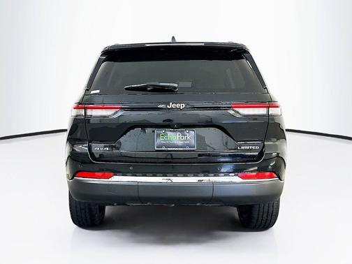 Diamond Black Crystal Pearlcoat 2023 Jeep Grand Cherokee Limited