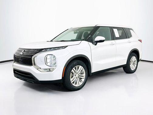 White Diamond 2022 Mitsubishi Outlander ES 2.5 S-AWC