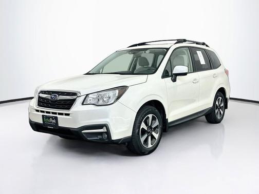 Crystal White Pearl 2018 Subaru Forester 2.5i Premium