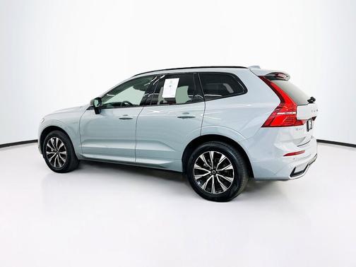 Vapour Grey Metallic 2025 Volvo XC60 B5 Core