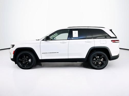 Bright White Clearcoat 2023 Jeep Grand Cherokee Limited