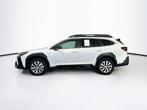 Crystal White Pearl 2025 Subaru Outback Premium