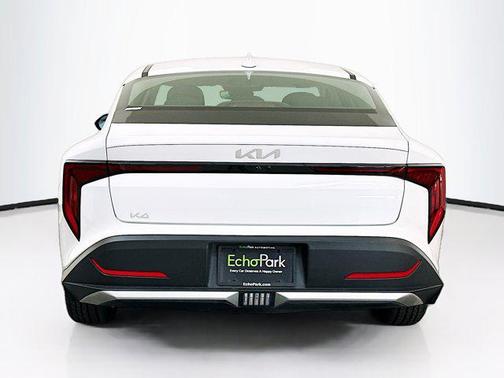 Snow White Pearl 2025 Kia K4 LXS