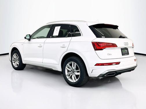 White 2022 Audi Q5 45 S line Premium