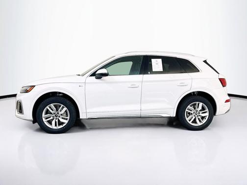 White 2022 Audi Q5 45 S line Premium