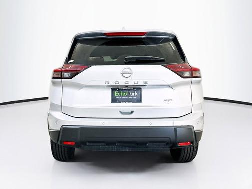 Brilliant Silver Metallic 2025 Nissan Rogue SV