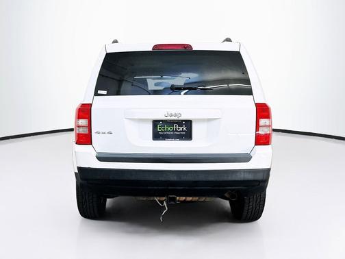 Bright White Clearcoat 2014 Jeep Patriot Sport