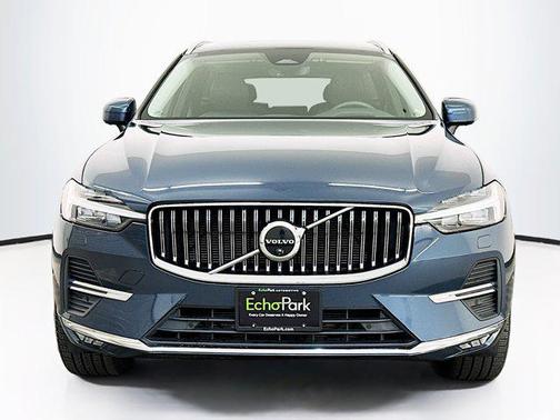 2023 Volvo XC60 B5 Ultimate Bright Theme