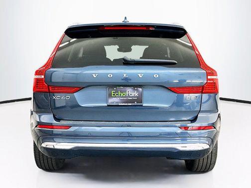 2023 Volvo XC60 B5 Ultimate Bright Theme