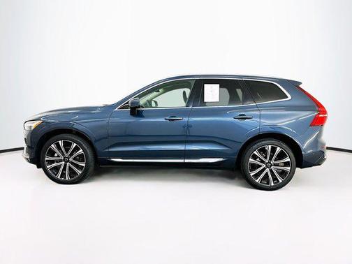 2023 Volvo XC60 B5 Ultimate Bright Theme
