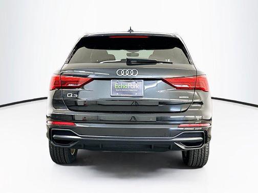 2022 Audi Q3 45 S line Premium