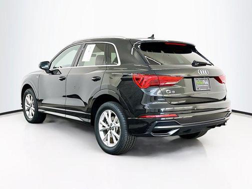 2022 Audi Q3 45 S line Premium