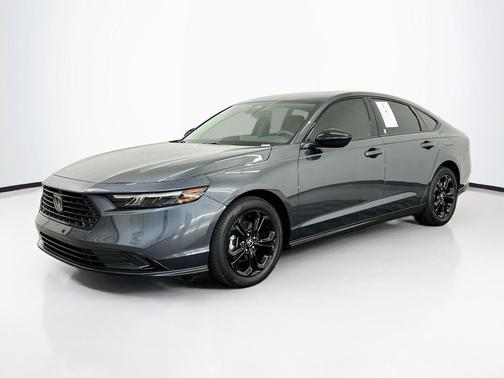Meteorite Gray Metallic 2025 Honda Accord SE