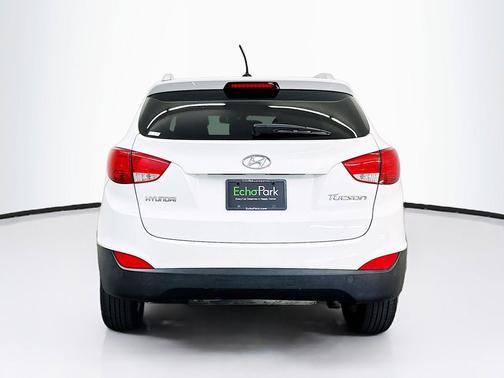 Cotton White 2011 Hyundai TUCSON GLS