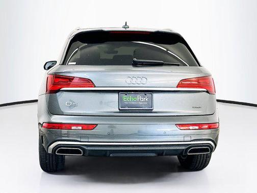 Daytona Gray Pearl Effect 2023 Audi Q5 45 S line Premium