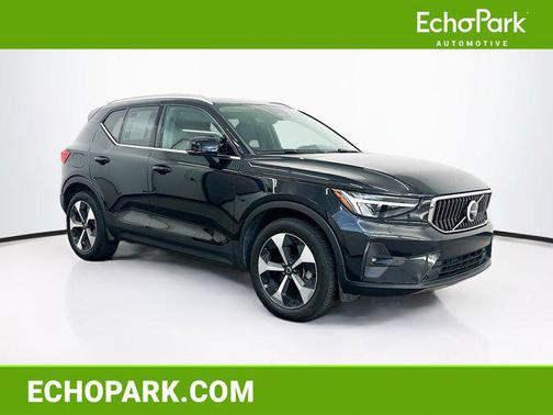 2025 Volvo XC40 B5 Plus Bright Theme