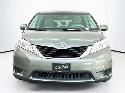 2014 Toyota Sienna LE