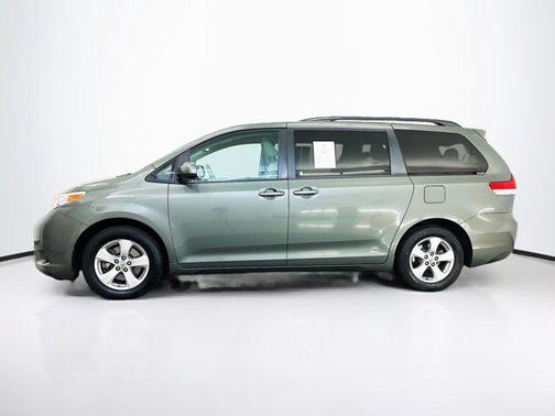 2014 Toyota Sienna LE