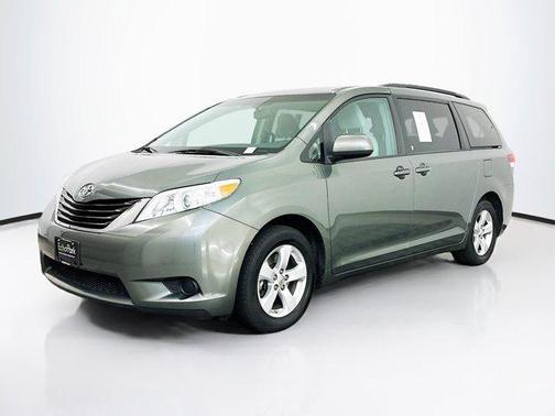 2014 Toyota Sienna LE
