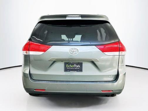 2014 Toyota Sienna LE