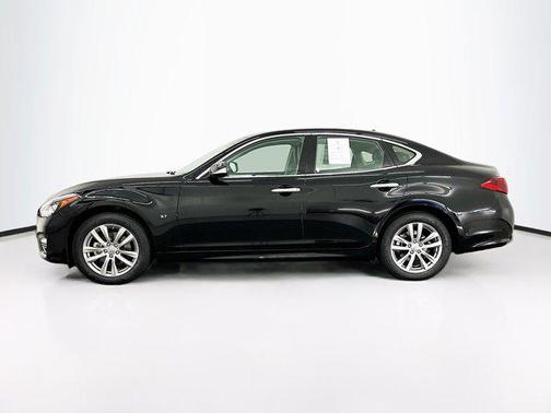 2018 INFINITI Q70 3.7X LUXE