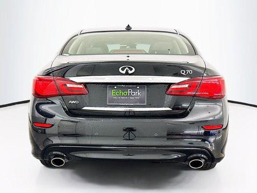 2018 INFINITI Q70 3.7X LUXE