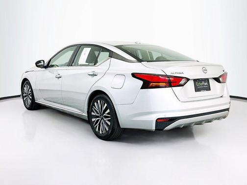 Brilliant Silver Metallic 2024 Nissan Altima 2.5 SV